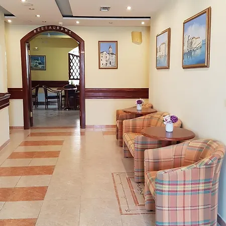 Adria Hotel 3*