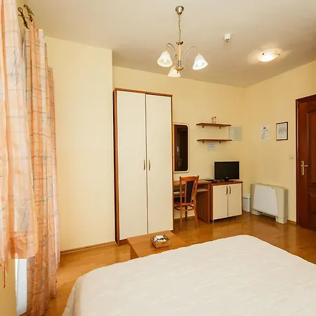 Adria Hotel