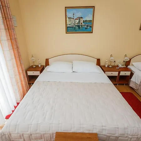 Adria Hotel Kastela